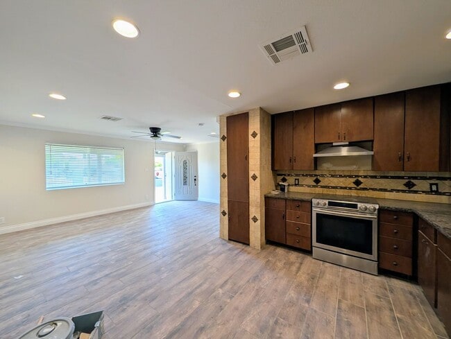 Photo - 13208 W Tuckey Ln