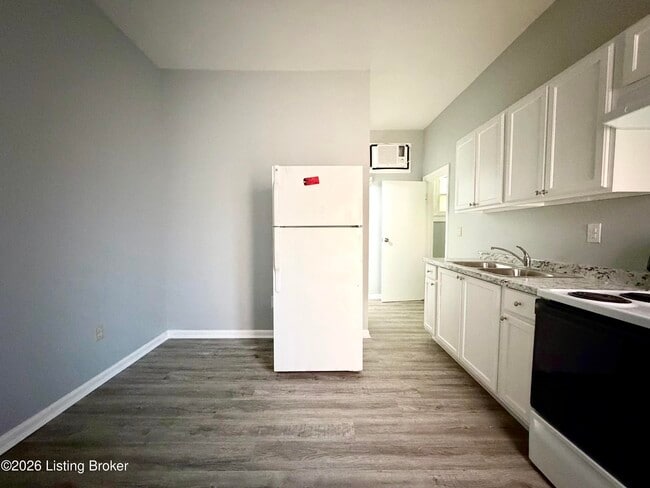 Photo - 3319 W Market St Unit 2