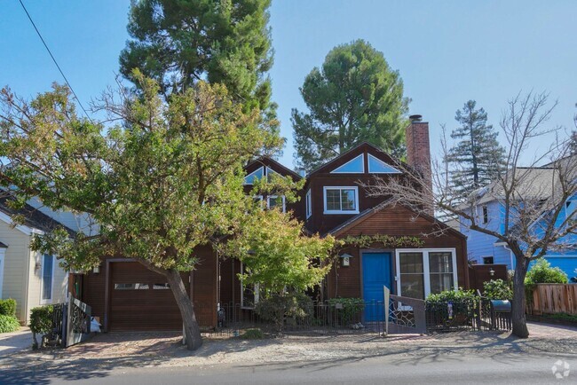 Building Photo - 3 Bed/ 2 Bath Palo Alto home in the heart ...