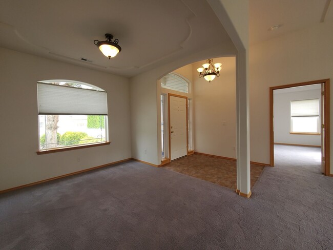 Photo - Beautiful South Richland 3-Bedroom Rambler with Open Floor Plan & Spacious Primary Suite!