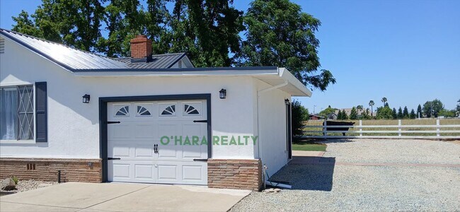 Photo - 10133 Davis Rd