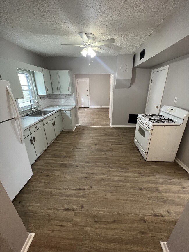 Photo - 69 Jones St.