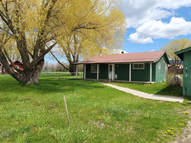Photo - 980 Wenzel Ln
