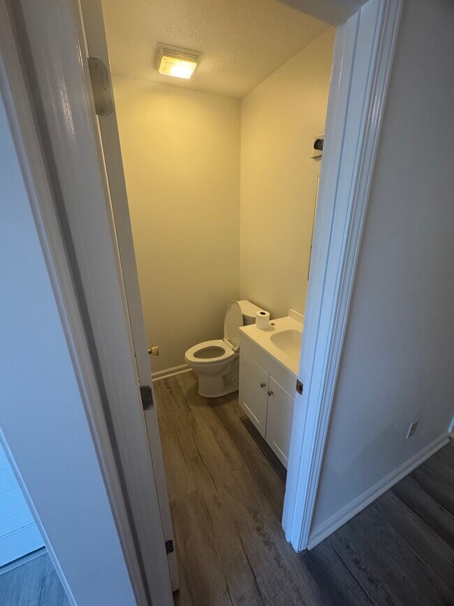 156 Berrywood Ln