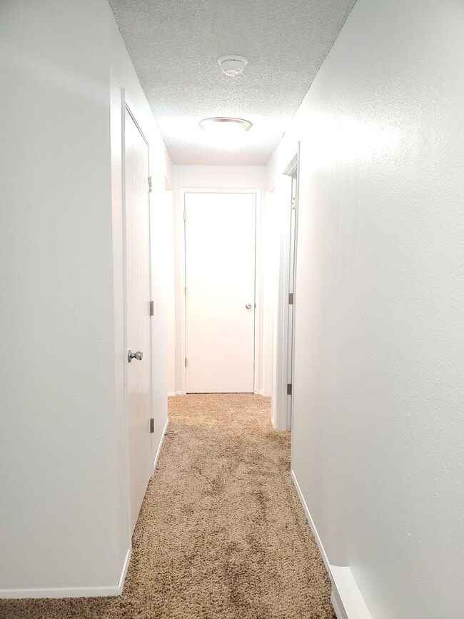 1X1 S Hallway