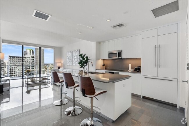 Building Photo - 68 SE 6th St Unit 2306 Rental