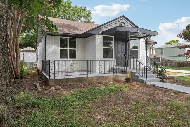 Photo - 1105 N Sylvania Ave