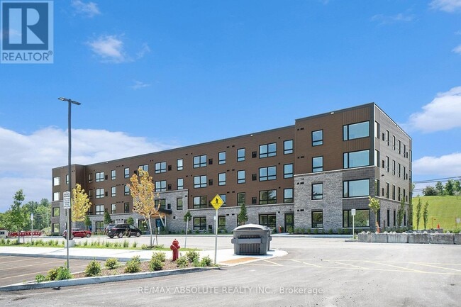 Photo - 310 - 12B THOMAS STREET S Unit 310