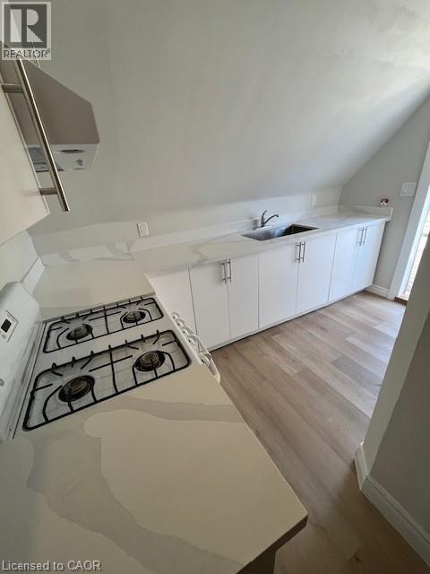 Photo - 27 Strathcona Ave S