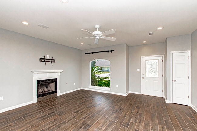 Photo - 13333 Parwood Ave