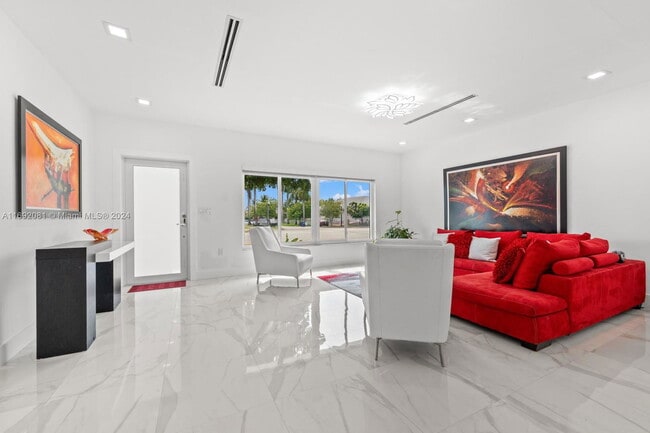 Photo - 1445 71st St