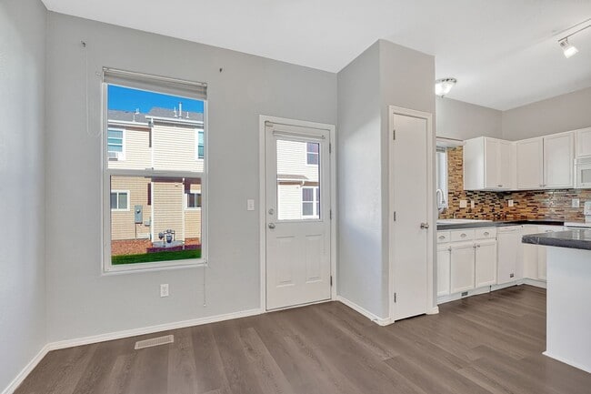 Photo - 10574 Country Park Point