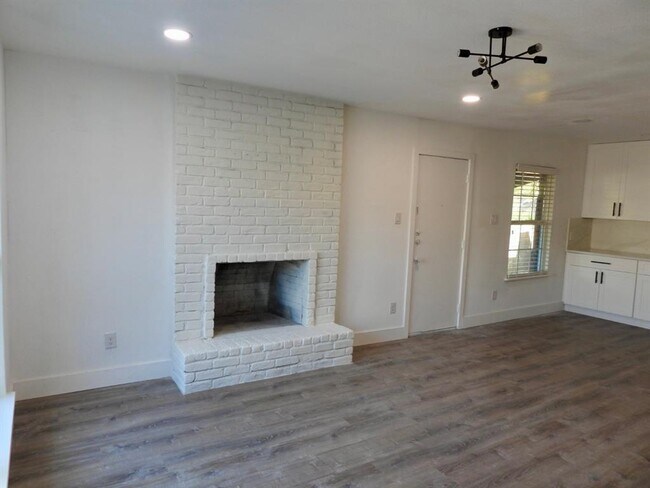 Photo - 1619 Rutland Dr