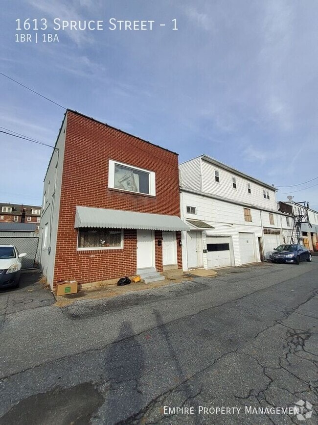 Building Photo - 1613 Spruce St Unit 1 Rental