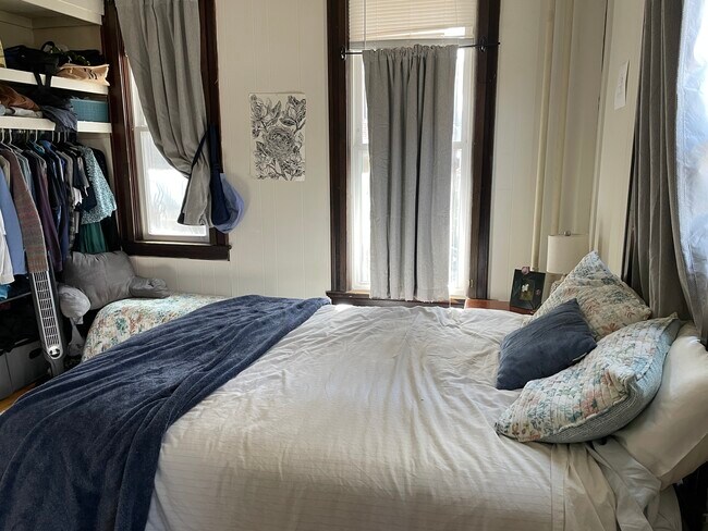 Photo - 200 S Henry St Unit 1F