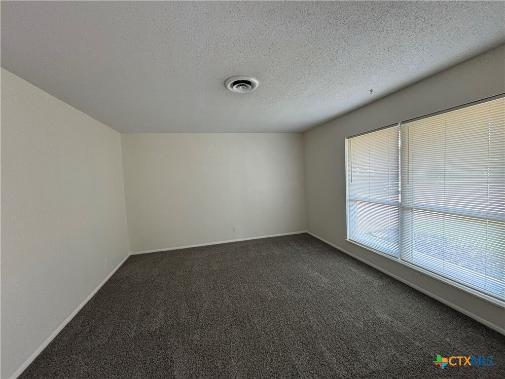 Photo - 107 Yorkshire Ln