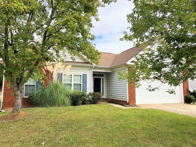 Building Photo - 12045 Evergreen Hollow Dr