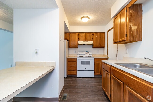3BR, 2.5BA - 1,300SF - Kitchen