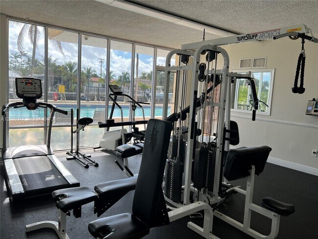 Photo - 2350 NE 135th St Unit 704