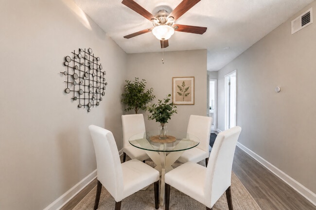 Collins Crossing Apartments