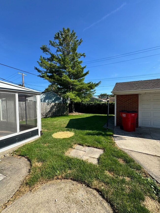 Photo - Charming Home in St. Clair Shores