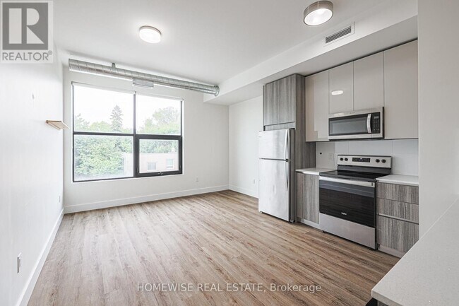 Photo - 3020 Dundas St W Unit 204
