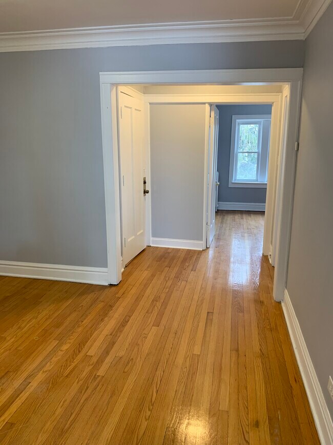 Photo - 3039 N Karlov Ave Unit 1