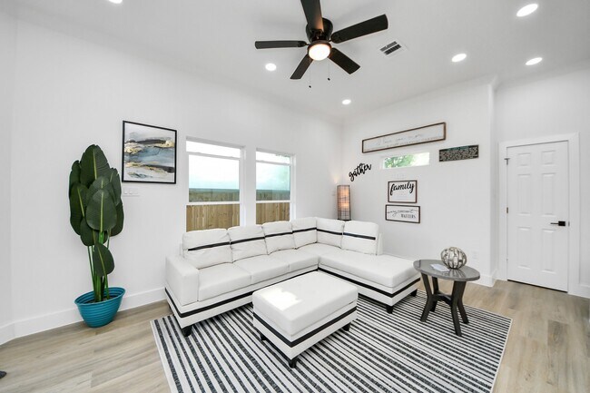 Photo - 9307 Jutland Rd