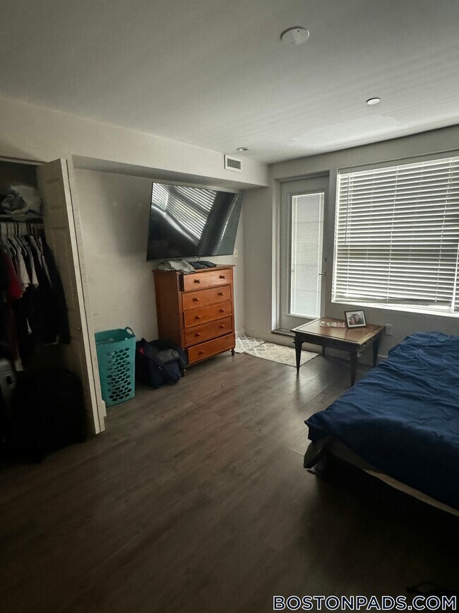 Photo - 24 Washburn St Unidad 1