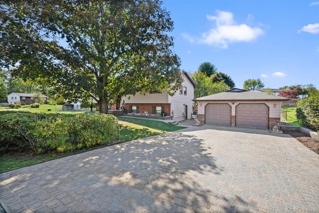 Photo - 8 Badami Dr House