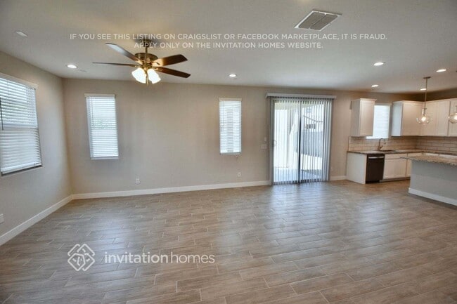 Photo - 11024 W Pierce St