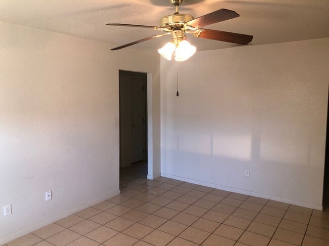 Photo - 403 Justin Ln Unidad A