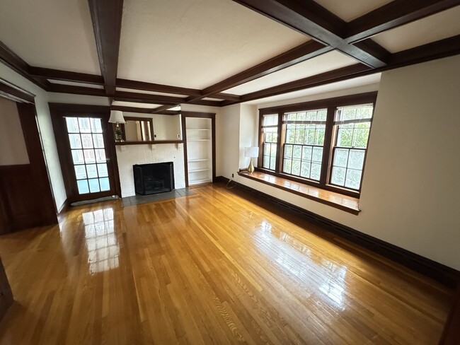 Building Photo - 214 Commonwealth Ave Unit 1