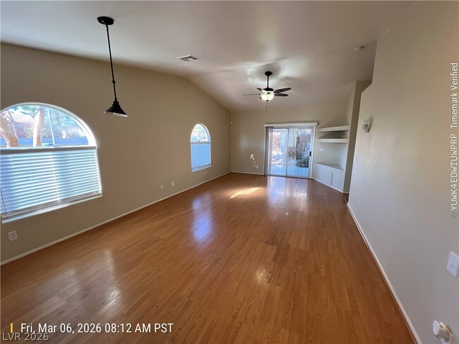 Photo - 3577 Erva St