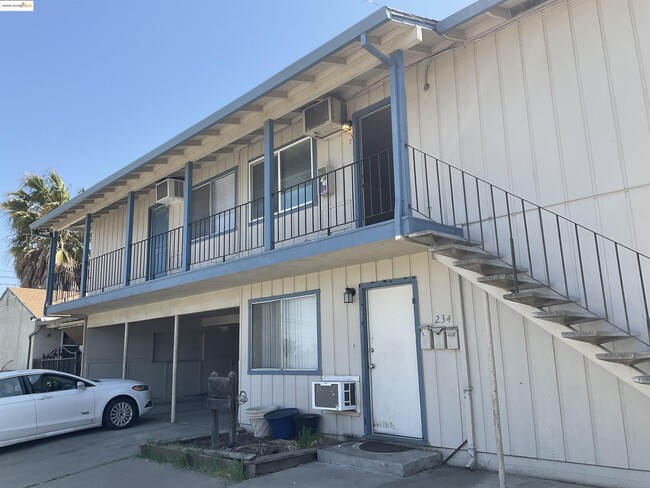Building Photo - 234 Crest St Unit 3 Rental