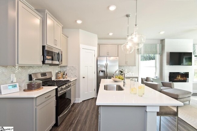 Photo - 100 Evergrace Wy