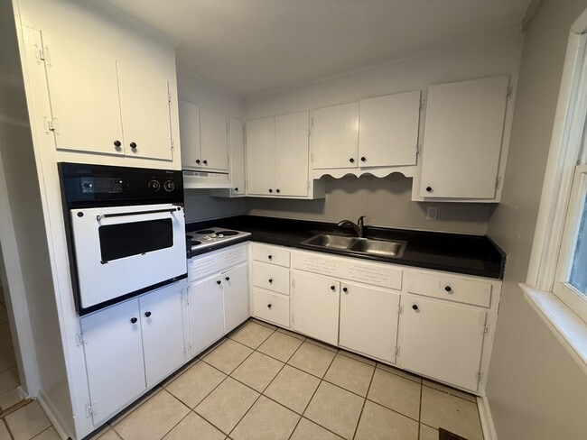 Photo - 211 W Rasch Rd