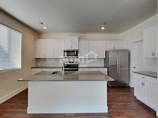 Photo - 9415 Wabash St