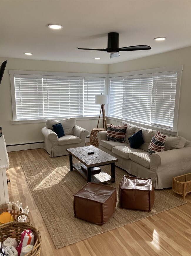 Photo - 273 38th St S