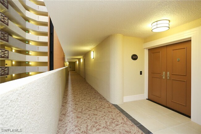 Building Photo - 4041 Gulf Shore Blvd N Unit 305