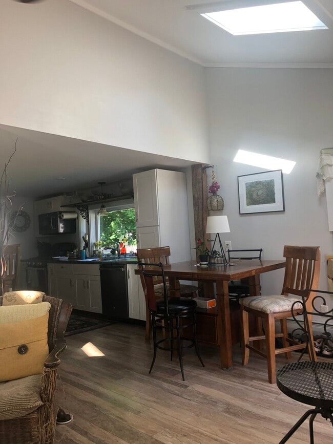 Photo - 359 Broadway