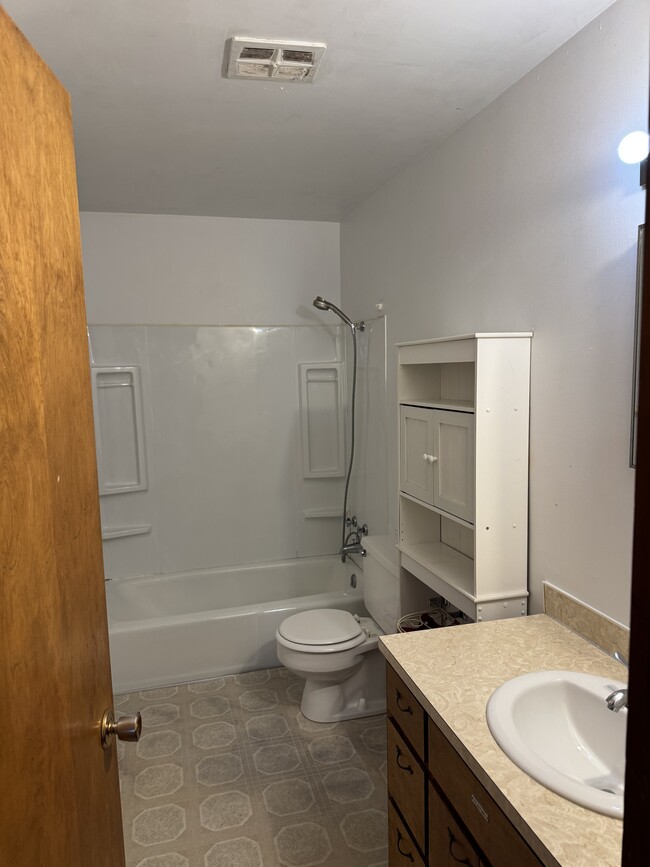 Photo - 804 Belfast St Unit 1