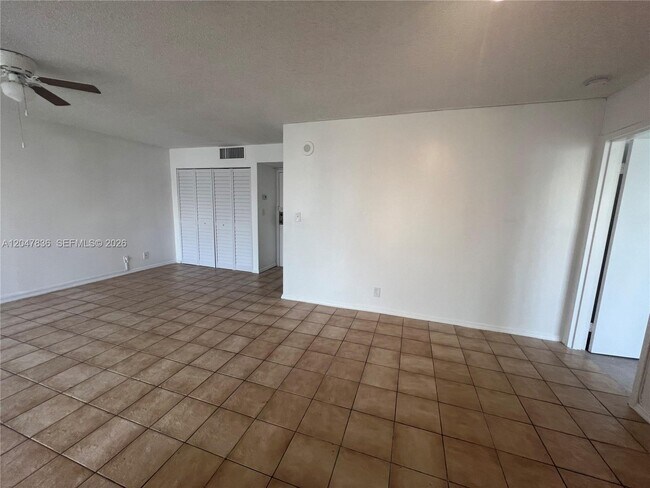Photo - 17011 N Bay Rd Unit 816