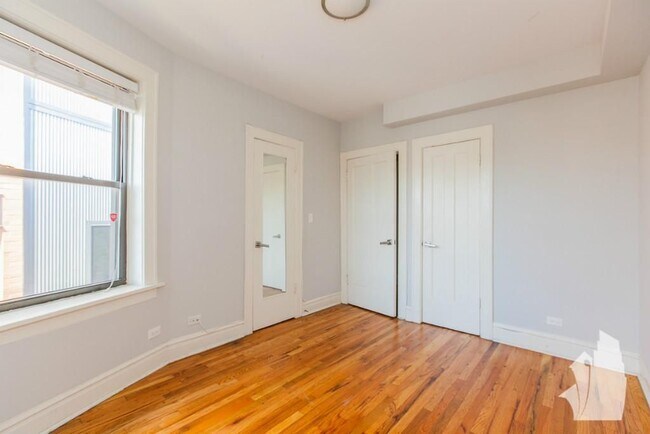 Photo - 2229 W Wilson Ave