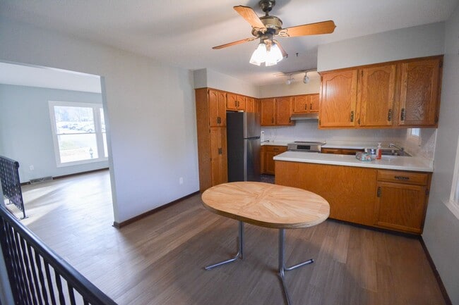 Photo - 3-Bedroom Home for Rent Near Broadway North