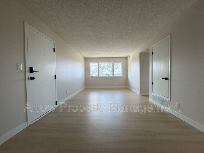 Photo - 2323 T St Unit 18