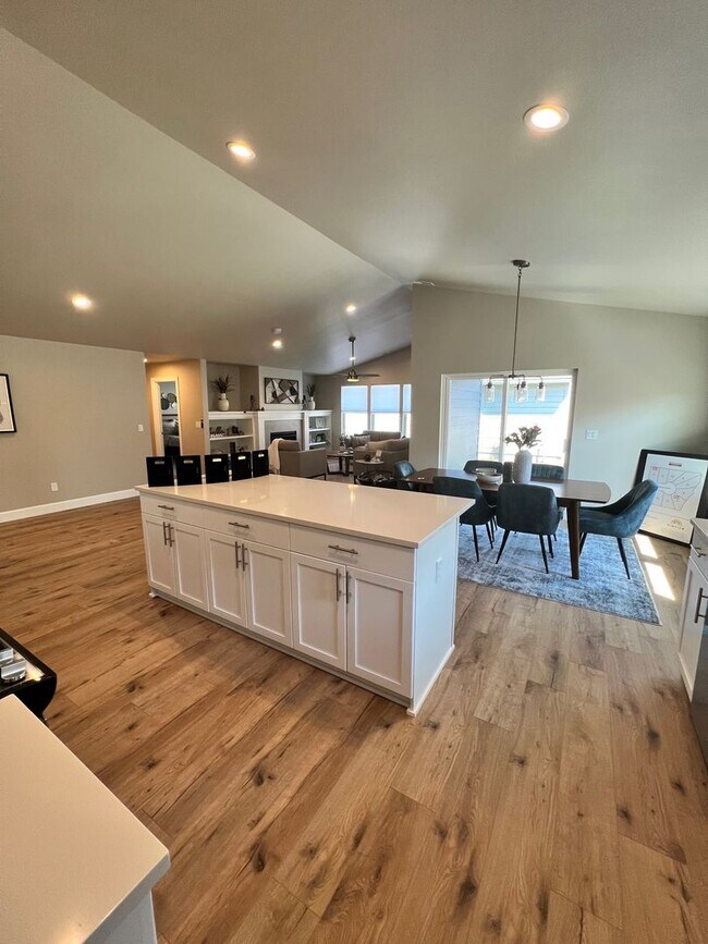 Photo - 304 Unit House