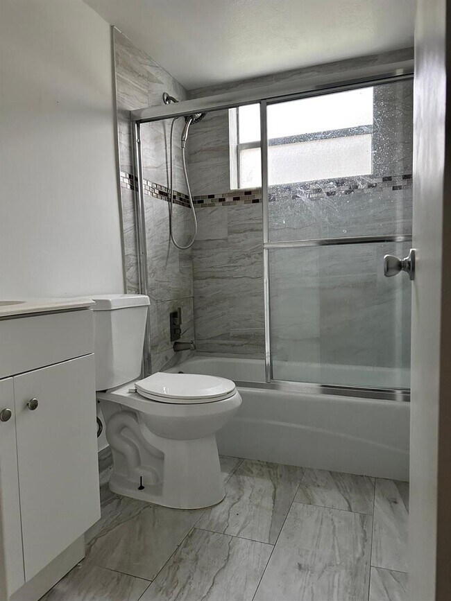 Photo - 3910 Crystal Lake Dr