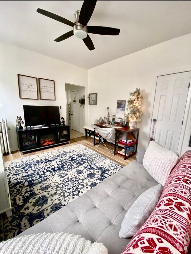 Building Photo - 6601 Broadway Unit C2 Rental