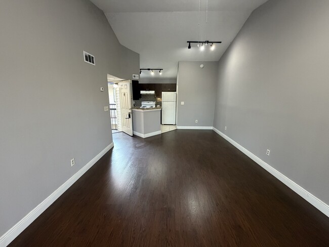 Photo - 1940 Lake Atriums Cir